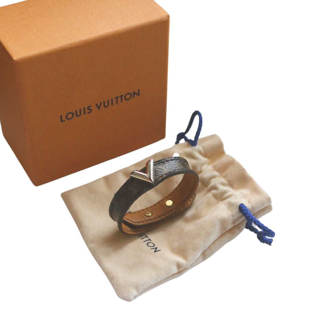 Louis Vuitton 2010s Gold Essential V Bracelet · INTO
