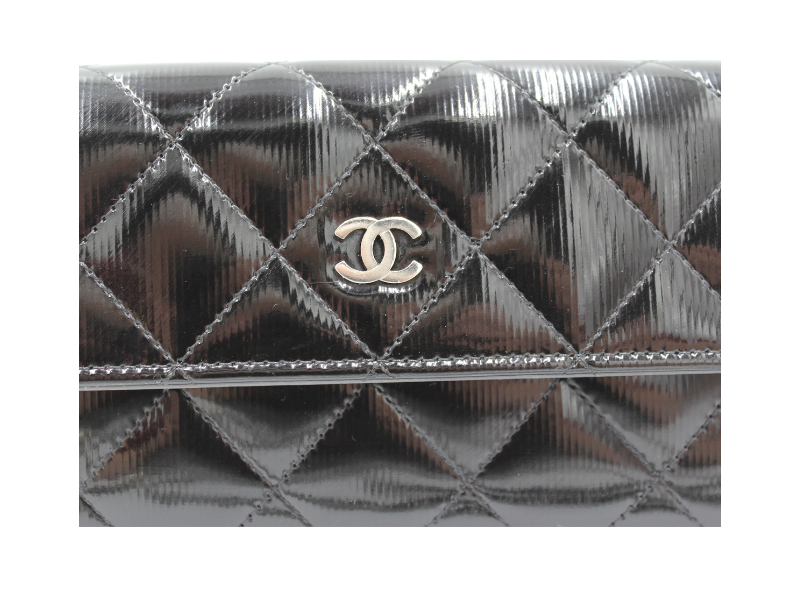 Chanel classic wallet