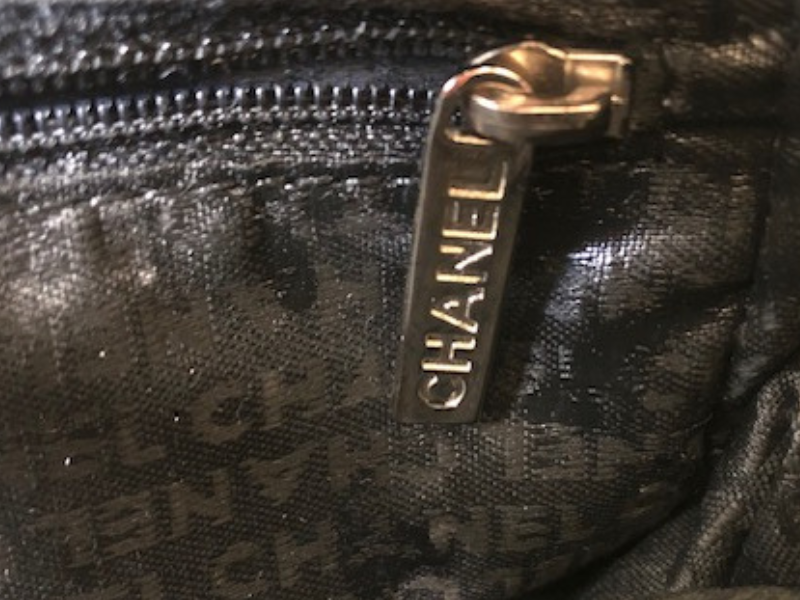 Chanel Akkordeon-Kameratasche mit mittlerer Klappe und silberner Hardware 