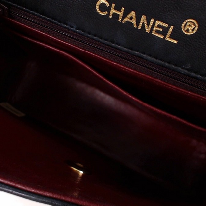 Chanel Mini Classic Flap m/ GHW - Redeluxury.com